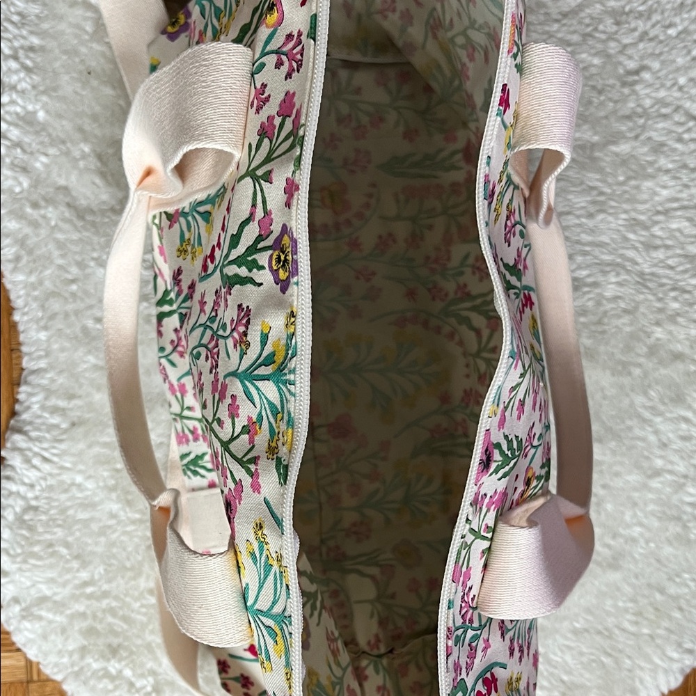 New Cath Kidston Cream Floral Foldaway Overnight Tote Bag - Picture 4 of 5